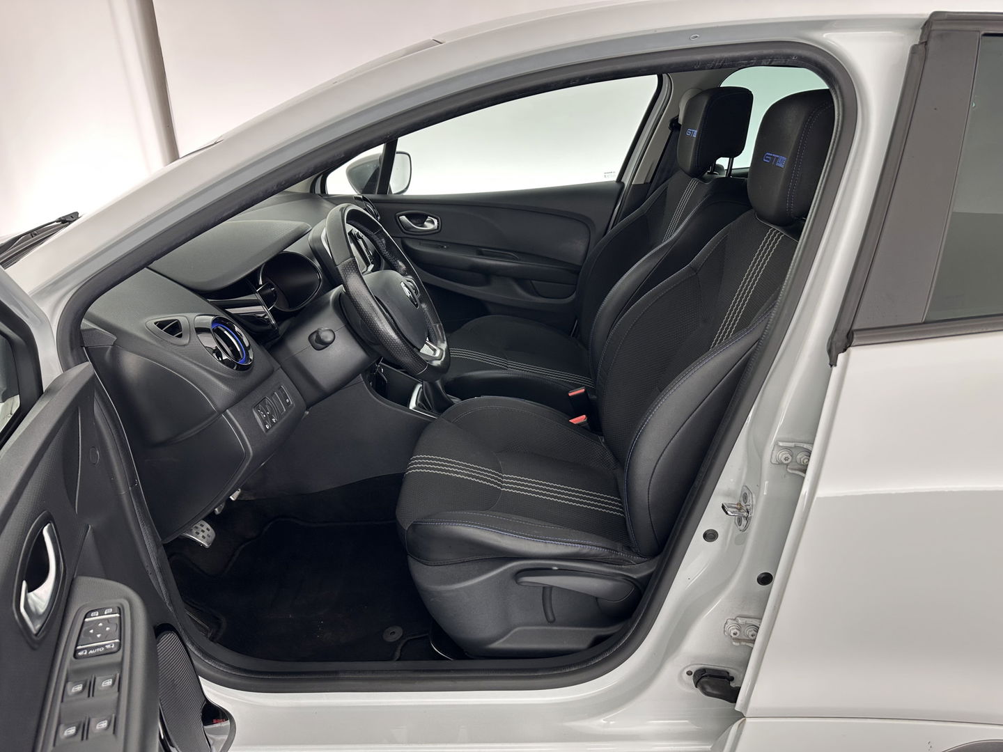 Renault Clio 1.5 dCi GT-Line Ecoleader Intens *FULL-LED | SPORT-SEATS | MICROFIBRE |  NAVI-FULLMAP | BASS-REFLEX-SOUND | KEYLESS | ECC | PDC | CRUISE | DAB | 16''ALU*