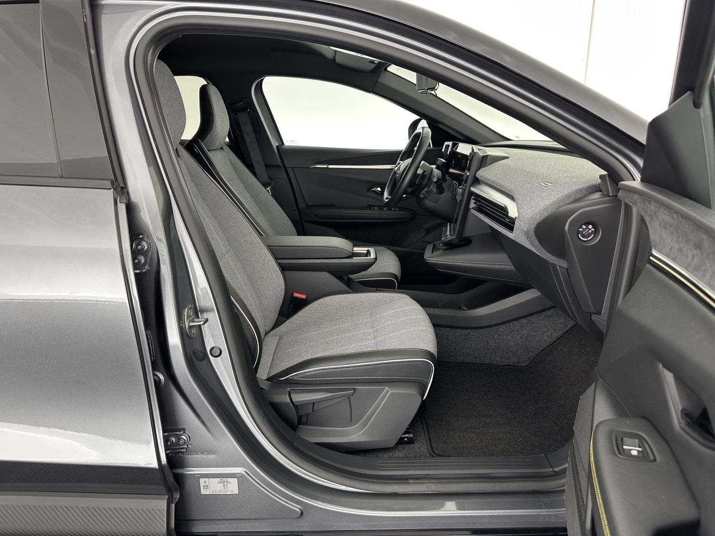 Renault Mégane E-Tech EV60 Optimum Charge Techno [ 3-Fase ] *HEAT-PUMP | F1/2LEATHER | FULL-LED | ADAPTIVE-CRUISE | BLIND-SPOT | TOP-VIEW | KEYLESS | SPORT-SEATS | DAB+ |  NAVI-FULLMAP | DIGI-COCKPIT | 20''ALU | TOWBAR*