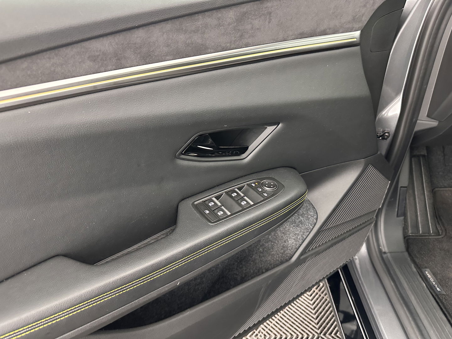 Renault Mégane E-Tech EV60 Optimum Charge Techno [ 3-Fase ] *HEAT-PUMP | F1/2LEATHER | FULL-LED | ADAPTIVE-CRUISE | BLIND-SPOT | TOP-VIEW | KEYLESS | SPORT-SEATS | DAB+ |  NAVI-FULLMAP | DIGI-COCKPIT | 20''ALU | TOWBAR*