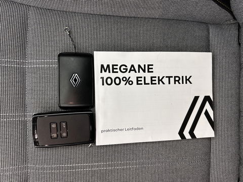 Renault Mégane E-Tech EV60 Optimum Charge Techno [ 3-Fase ] *HEAT-PUMP | F1/2LEATHER | FULL-LED | ADAPTIVE-CRUISE | BLIND-SPOT | TOP-VIEW | KEYLESS | SPORT-SEATS | DAB+ |  NAVI-FULLMAP | DIGI-COCKPIT | 20''ALU | TOWBAR*