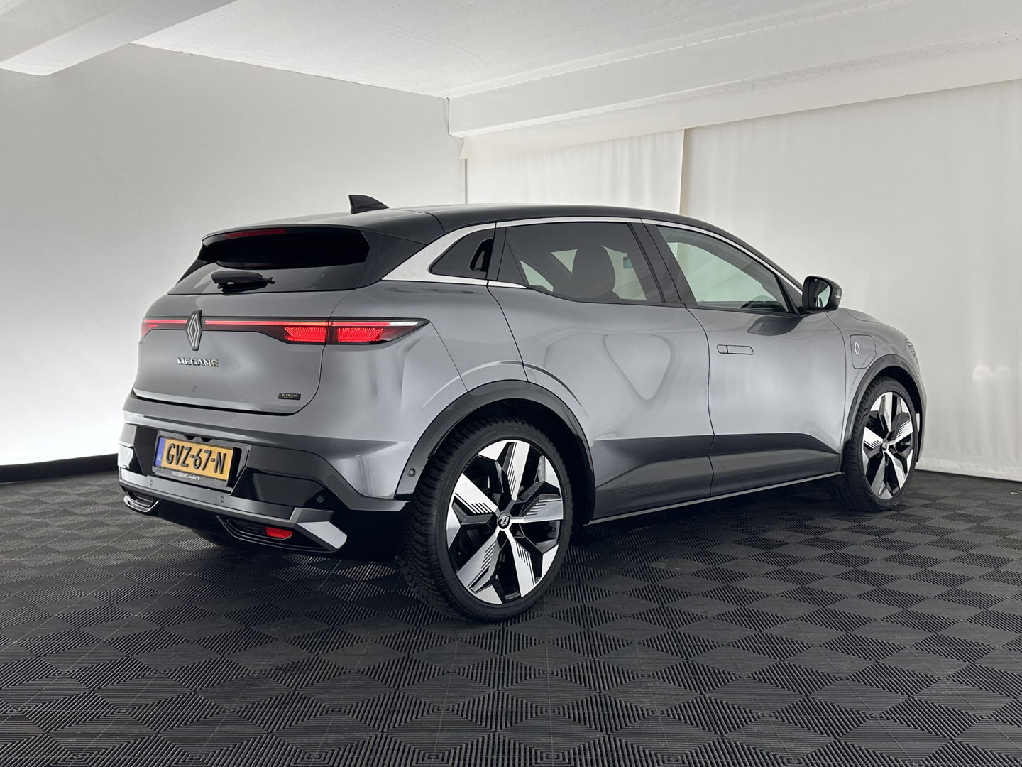 Renault Mégane E-Tech EV60 Optimum Charge Techno [ 3-Fase ] *HEAT-PUMP | F1/2LEATHER | FULL-LED | ADAPTIVE-CRUISE | BLIND-SPOT | TOP-VIEW | KEYLESS | SPORT-SEATS | DAB+ |  NAVI-FULLMAP | DIGI-COCKPIT | 20''ALU | TOWBAR*