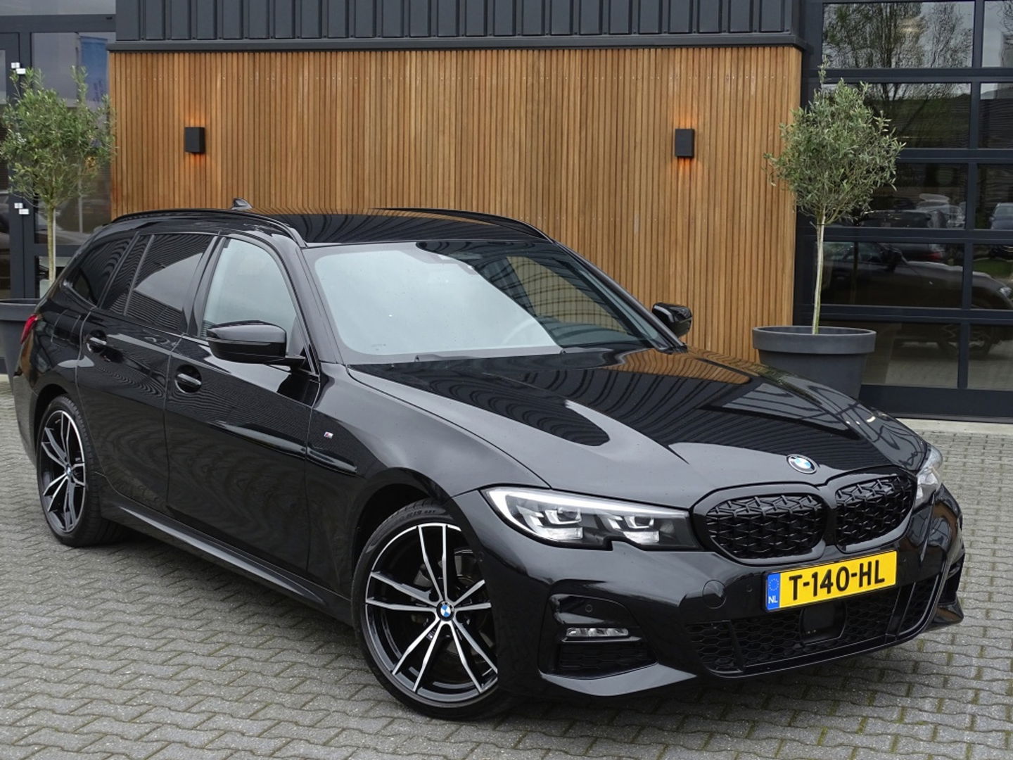 BMW 3 Serie Touring 320d xD. High Ex. Ed / M-sport / 2020 / LED