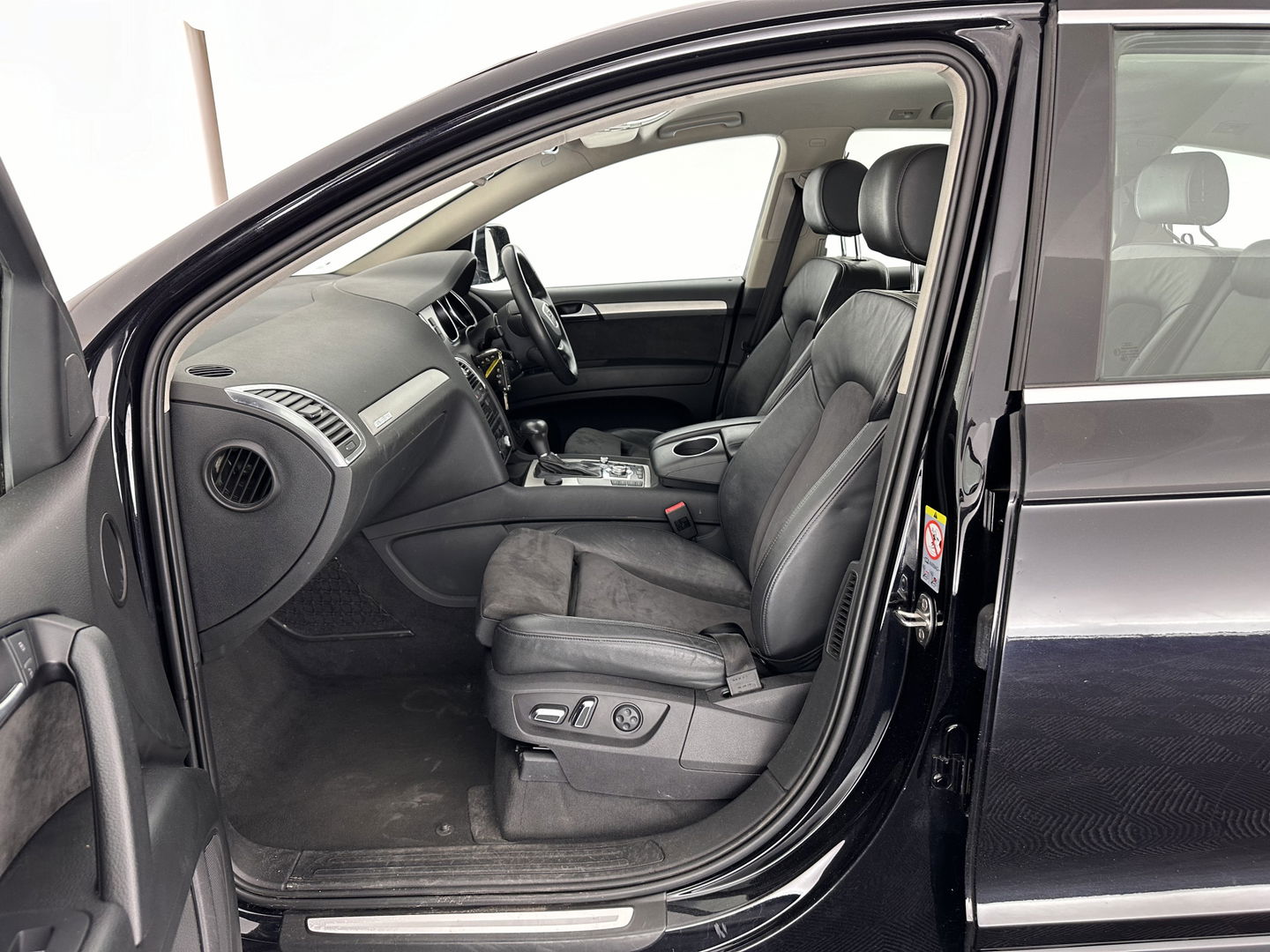 Audi Q7 3.0 TDI quattro 5+2 MOTOR-DEFECT *RHD* *AUT | LEATHER-ALCANTARA | NAVI-FULLMAP | COMFORT-SEATS | HEATED-SEATS | ECC | PDC | CRUISE | 19''ALU*