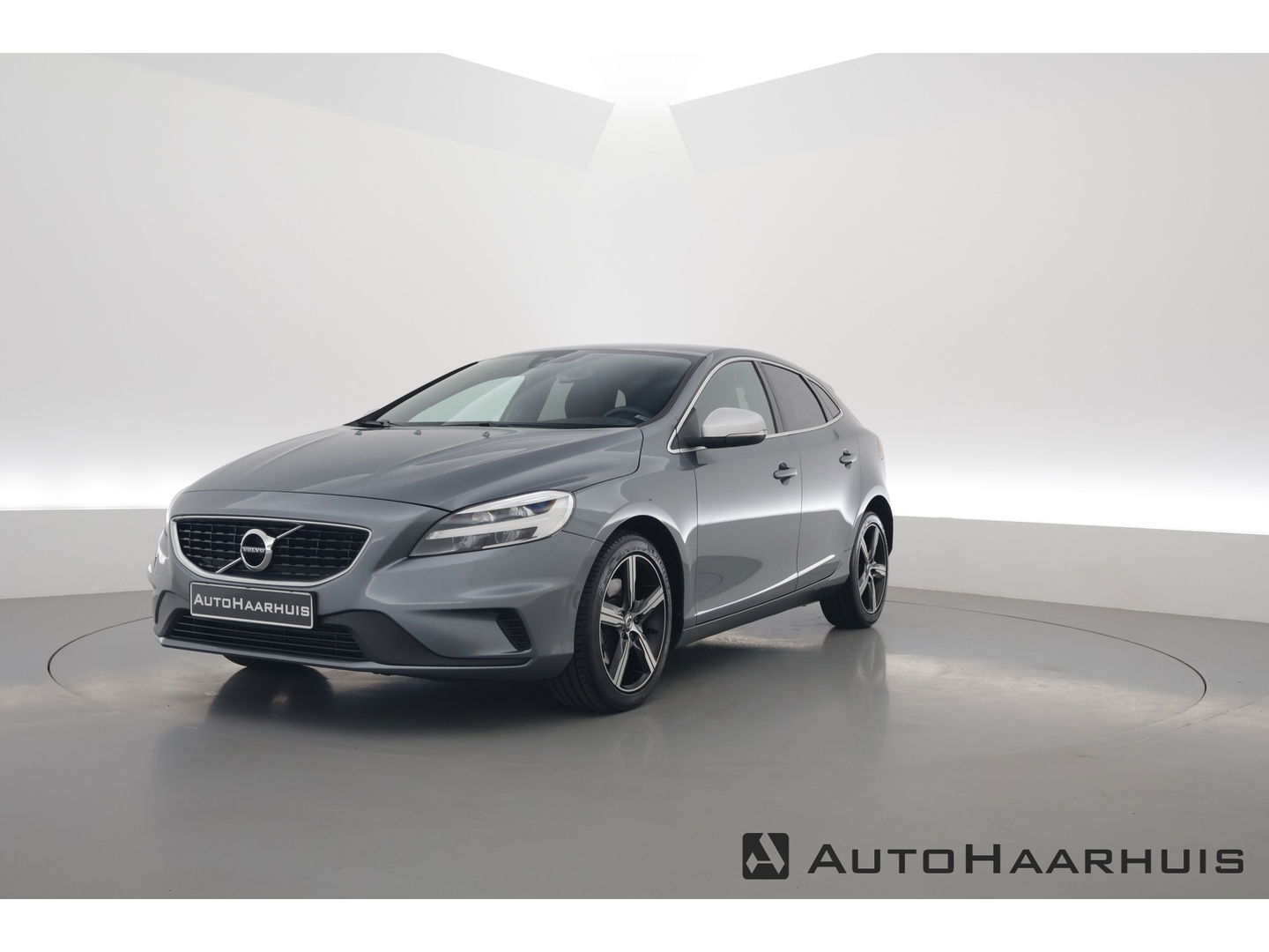 Volvo V40 2.0 T2 R-Design | Navi | Cruise | Camera | Stoelverw. | PDC A | 17''  | Clima