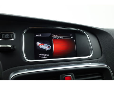 Volvo V40 2.0 T2 R-Design | Navi | Cruise | Camera | Stoelverw. | PDC A | 17''  | Clima