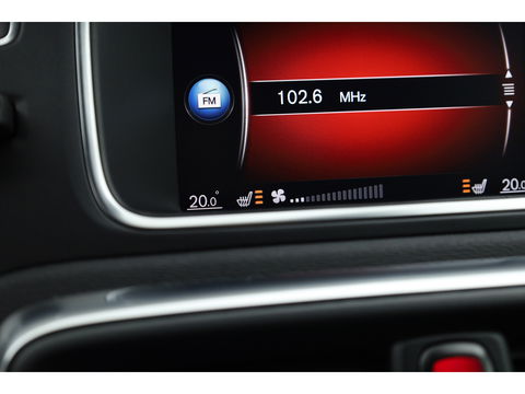 Volvo V40 2.0 T2 R-Design | Navi | Cruise | Camera | Stoelverw. | PDC A | 17''  | Clima