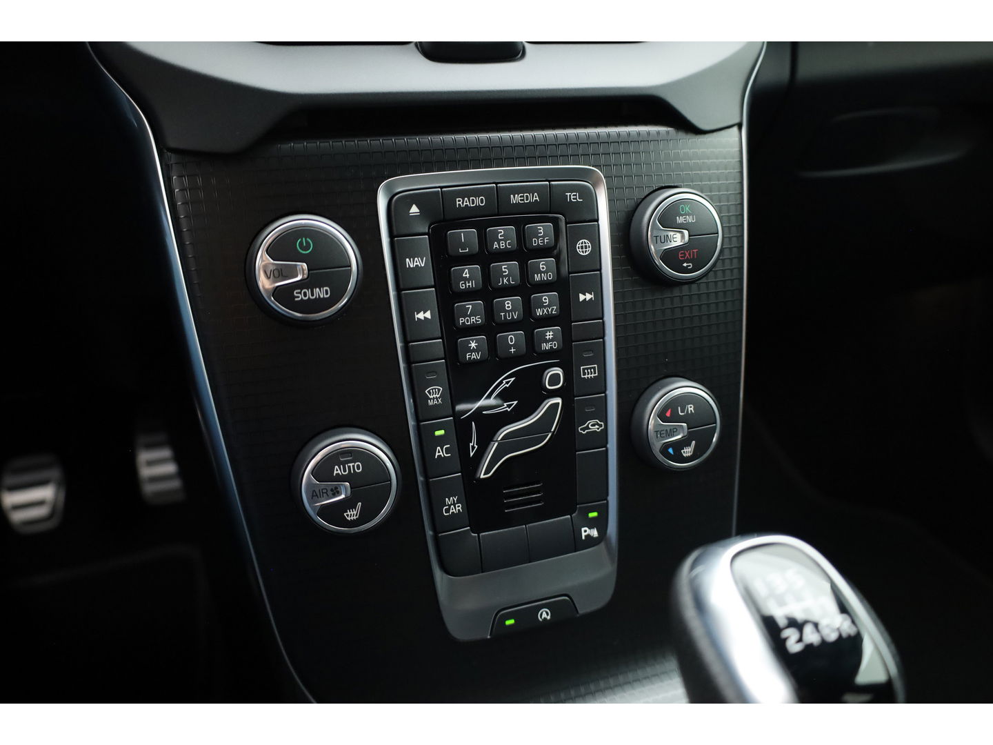 Volvo V40 2.0 T2 R-Design | Navi | Cruise | Camera | Stoelverw. | PDC A | 17''  | Clima