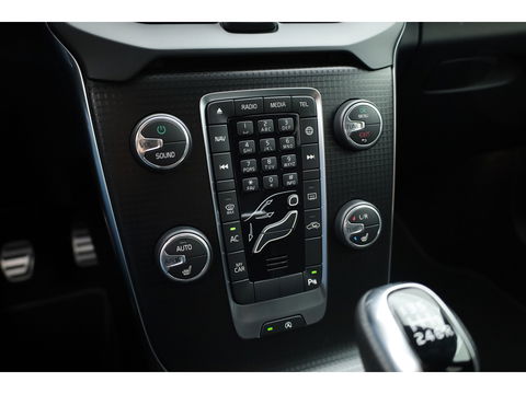Volvo V40 2.0 T2 R-Design | Navi | Cruise | Camera | Stoelverw. | PDC A | 17''  | Clima