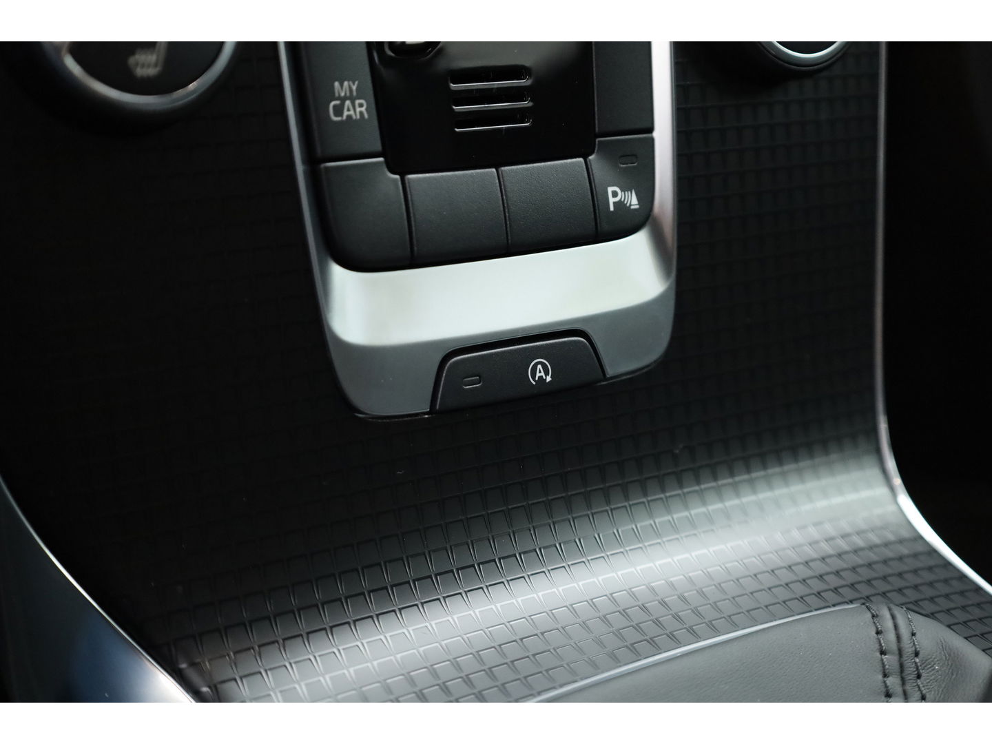 Volvo V40 2.0 T2 R-Design | Navi | Cruise | Camera | Stoelverw. | PDC A | 17''  | Clima
