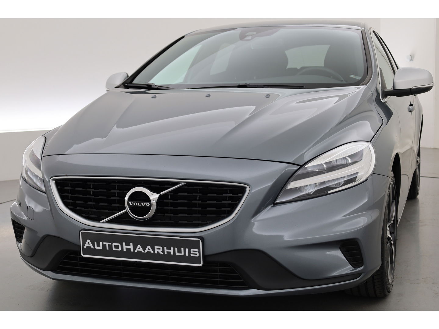 Volvo V40 2.0 T2 R-Design | Navi | Cruise | Camera | Stoelverw. | PDC A | 17''  | Clima