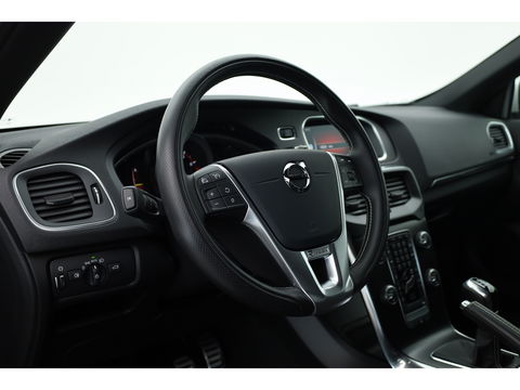 Volvo V40 2.0 T2 R-Design | Navi | Cruise | Camera | Stoelverw. | PDC A | 17''  | Clima