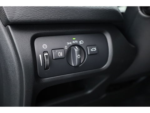 Volvo V40 2.0 T2 R-Design | Navi | Cruise | Camera | Stoelverw. | PDC A | 17''  | Clima