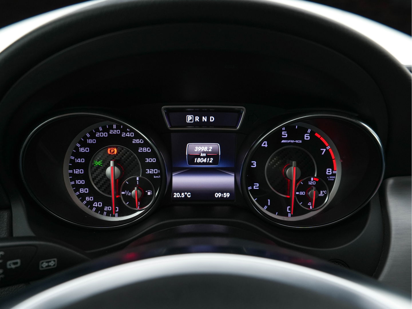 Mercedes-Benz GLA AMG 45 4MATIC *PANO | XENON | LEATHER-ALCANTARA | MEMORY-PACK | HARMAN/KARDON-AUDIO | KEYLESS |  CAMERA | SPORT-SEATS | HEATED-SEATS | NAVI-FULLMAP | SHIFT-PADDLES  | ECC | PDC | CRUISE | 20''ALU*