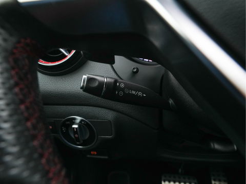 Mercedes-Benz GLA AMG 45 4MATIC *PANO | XENON | LEATHER-ALCANTARA | MEMORY-PACK | HARMAN/KARDON-AUDIO | KEYLESS |  CAMERA | SPORT-SEATS | HEATED-SEATS | NAVI-FULLMAP | SHIFT-PADDLES  | ECC | PDC | CRUISE | 20''ALU*
