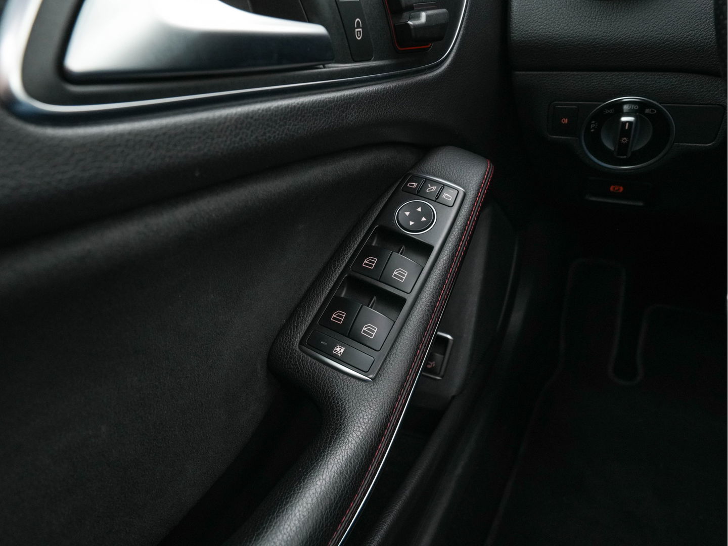 Mercedes-Benz GLA AMG 45 4MATIC *PANO | XENON | LEATHER-ALCANTARA | MEMORY-PACK | HARMAN/KARDON-AUDIO | KEYLESS |  CAMERA | SPORT-SEATS | HEATED-SEATS | NAVI-FULLMAP | SHIFT-PADDLES  | ECC | PDC | CRUISE | 20''ALU*