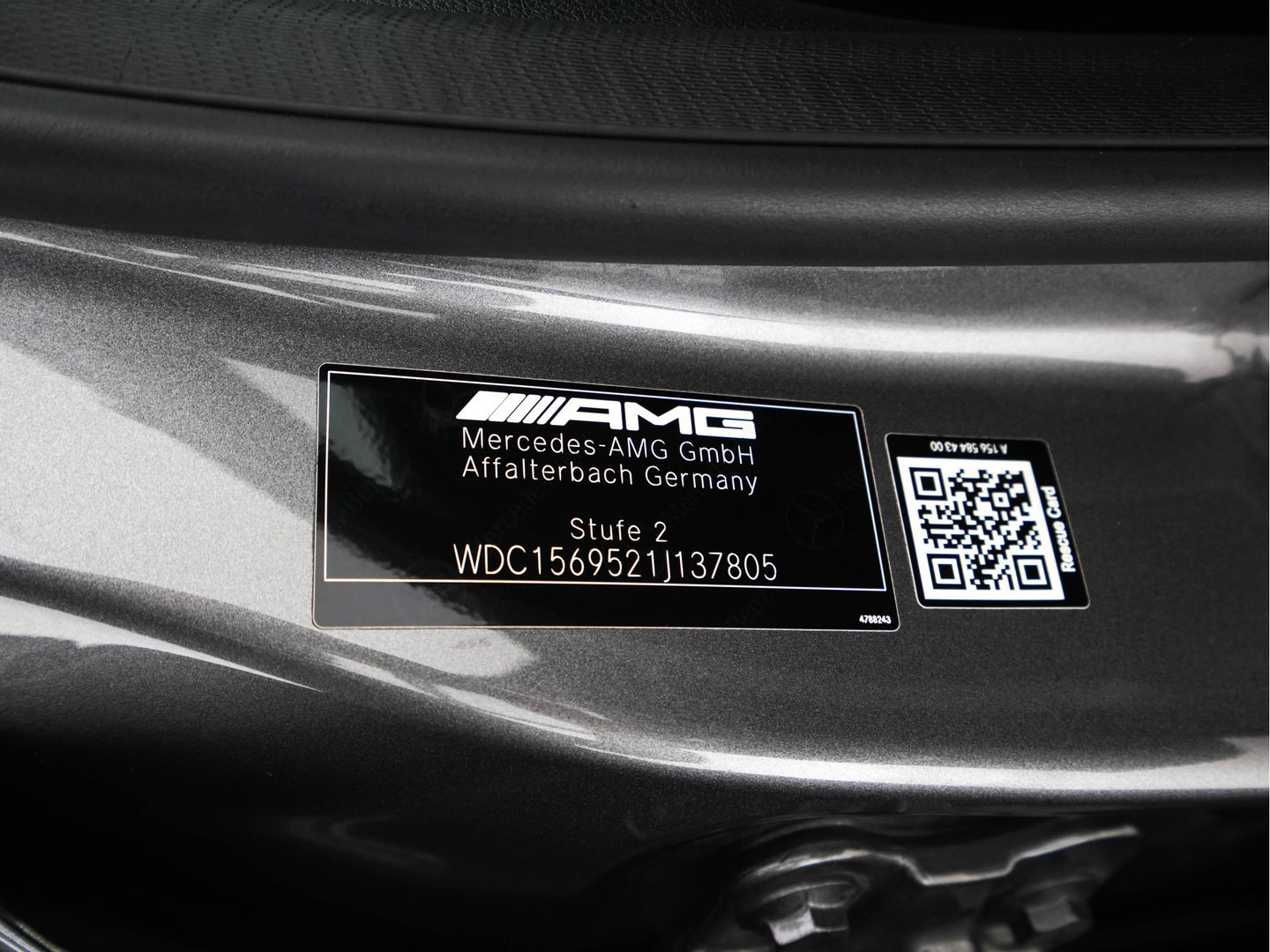 Mercedes-Benz GLA AMG 45 4MATIC *PANO | XENON | LEATHER-ALCANTARA | MEMORY-PACK | HARMAN/KARDON-AUDIO | KEYLESS |  CAMERA | SPORT-SEATS | HEATED-SEATS | NAVI-FULLMAP | SHIFT-PADDLES  | ECC | PDC | CRUISE | 20''ALU*