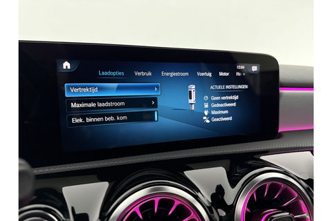 Mercedes-Benz A-Klasse 250 e AMG Limited 235PK Pano Sfeerverl. LED Carplay Camera Virtual Clima Cruise Navi PDC 18"LMV