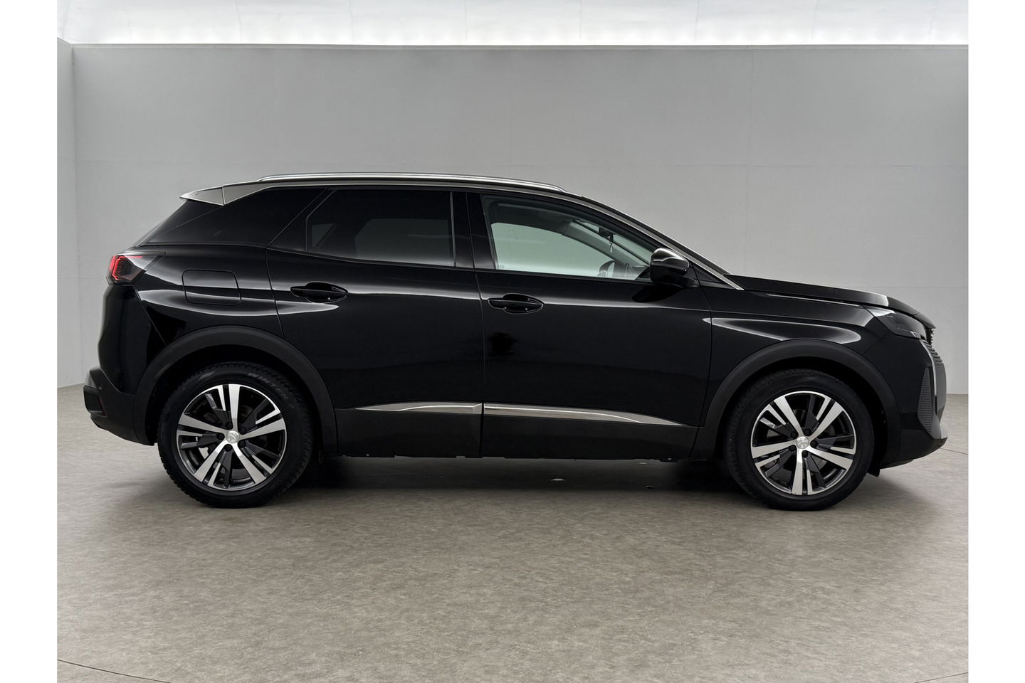 Peugeot 3008 1.2 PureTech 360 Camera LED Virtual Sfeer Trekhaak Carplay Clima Cruise Navi PDC 18"LMV