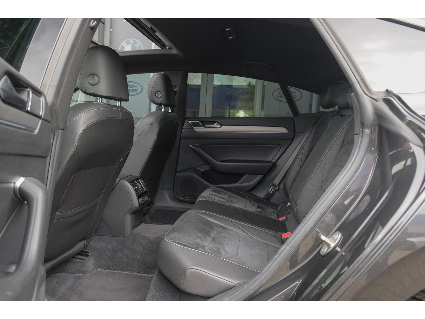 Volkswagen Arteon 1.5 TSI R-line 150pk Panoramadak Virtual cockpit NLauto LED 18" lmv