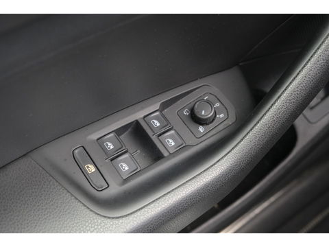 Volkswagen Arteon 1.5 TSI R-line 150pk Panoramadak Virtual cockpit NLauto LED 18" lmv