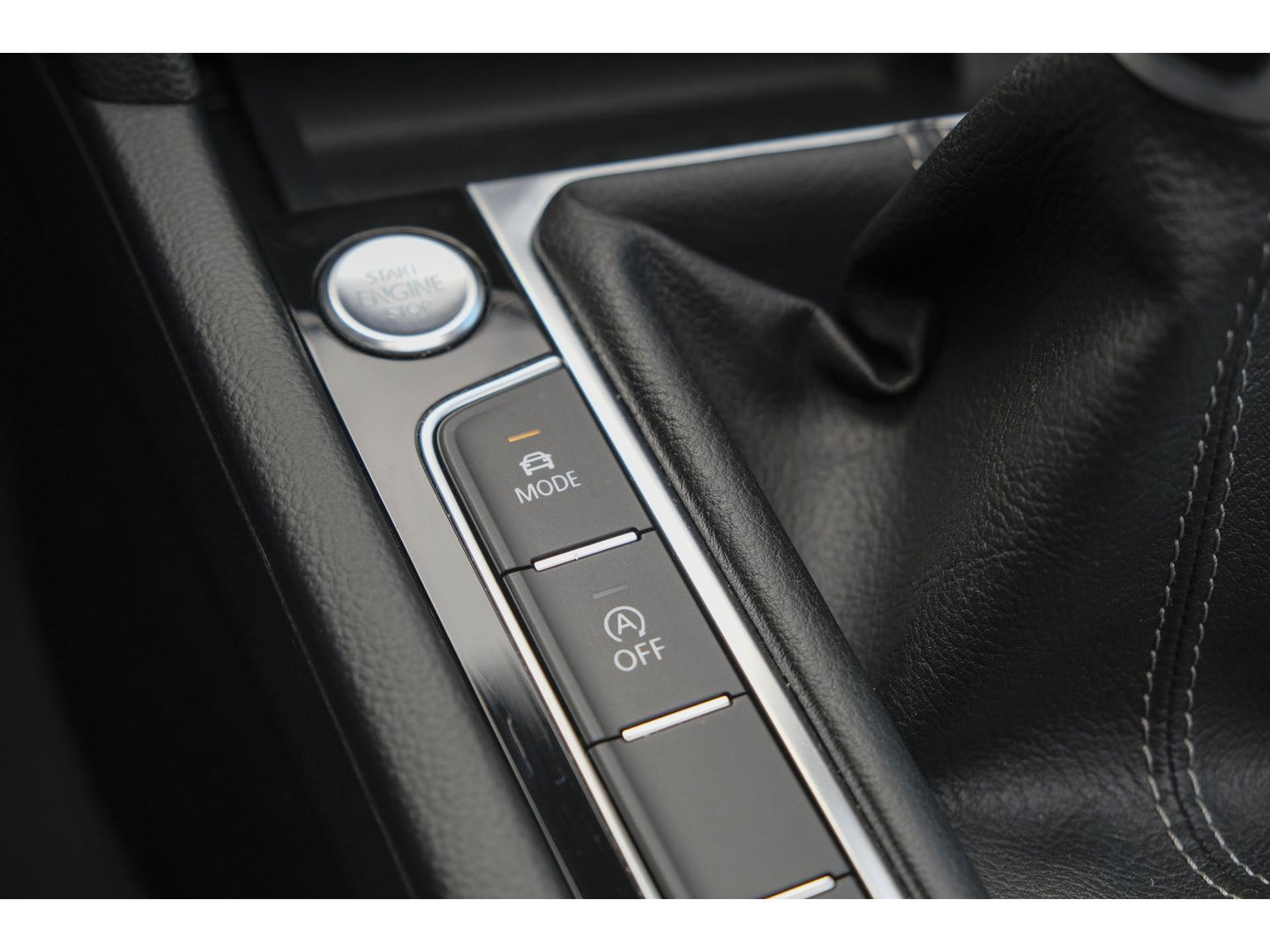 Volkswagen Arteon 1.5 TSI R-line 150pk Panoramadak Virtual cockpit NLauto LED 18" lmv