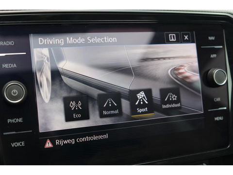 Volkswagen Arteon 1.5 TSI R-line 150pk Panoramadak Virtual cockpit NLauto LED 18" lmv