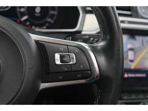 Volkswagen Arteon 1.5 TSI R-line 150pk Panoramadak Virtual cockpit NLauto LED 18" lmv