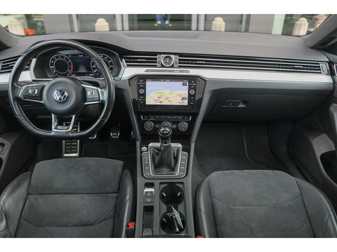 Volkswagen Arteon 1.5 TSI R-line 150pk Panoramadak Virtual cockpit NLauto LED 18" lmv