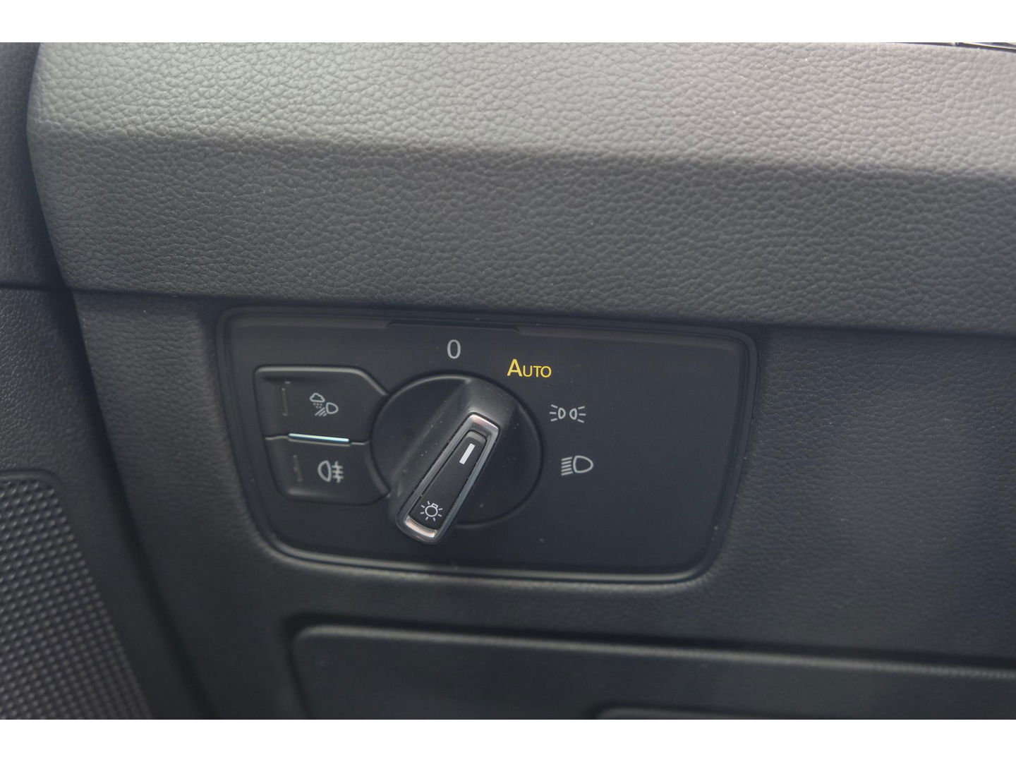 Volkswagen Arteon 1.5 TSI R-line 150pk Panoramadak Virtual cockpit NLauto LED 18" lmv