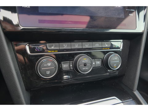 Volkswagen Arteon 1.5 TSI R-line 150pk Panoramadak Virtual cockpit NLauto LED 18" lmv
