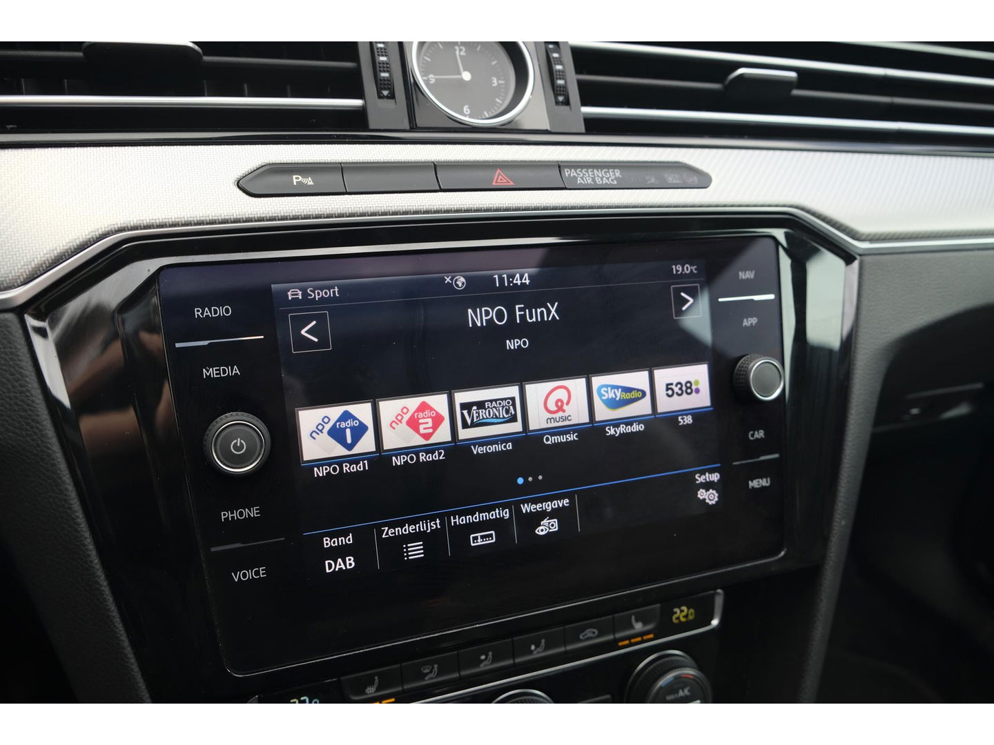 Volkswagen Arteon 1.5 TSI R-line 150pk Panoramadak Virtual cockpit NLauto LED 18" lmv
