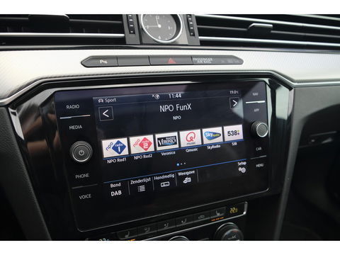 Volkswagen Arteon 1.5 TSI R-line 150pk Panoramadak Virtual cockpit NLauto LED 18" lmv