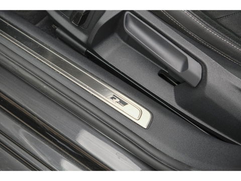 Volkswagen Arteon 1.5 TSI R-line 150pk Panoramadak Virtual cockpit NLauto LED 18" lmv