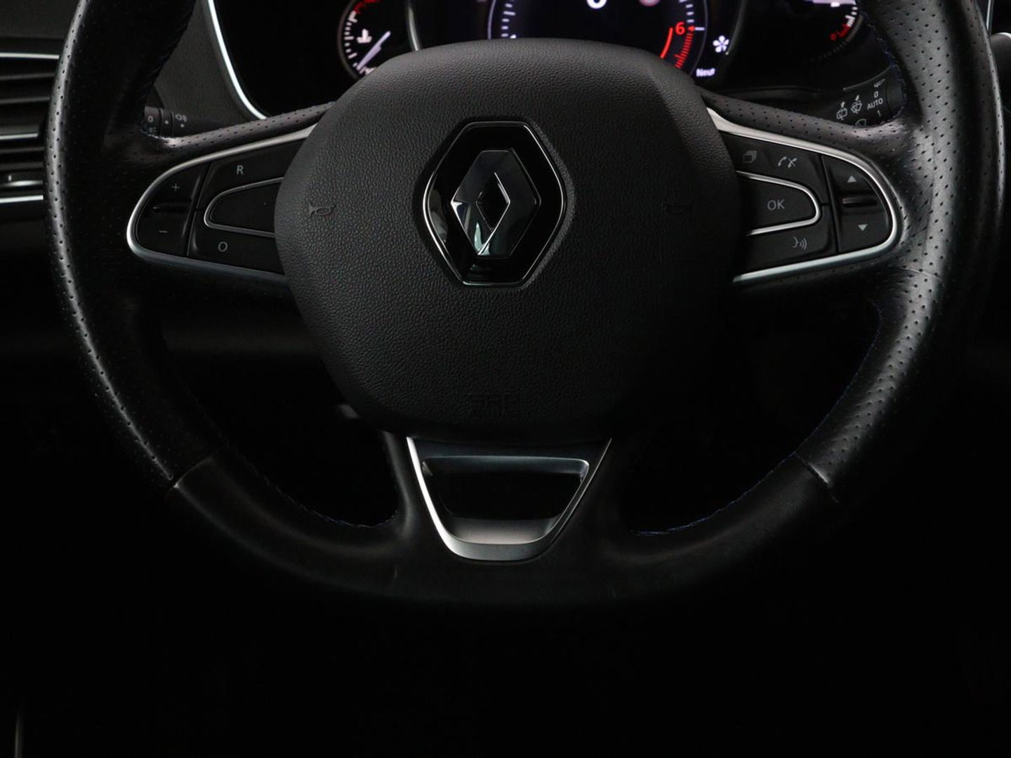Renault Mégane 1.3 TCe GT-Line | Stoelverwarming | Head-Up | Camera | Trekhaak | Sportstoelen | Navigatie | Park Assist | Full LED | Keyless