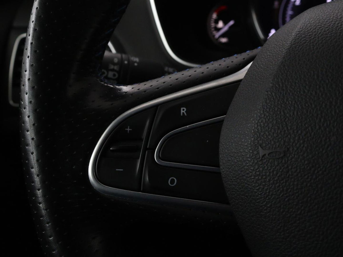Renault Mégane 1.3 TCe GT-Line | Stoelverwarming | Head-Up | Camera | Trekhaak | Sportstoelen | Navigatie | Park Assist | Full LED | Keyless
