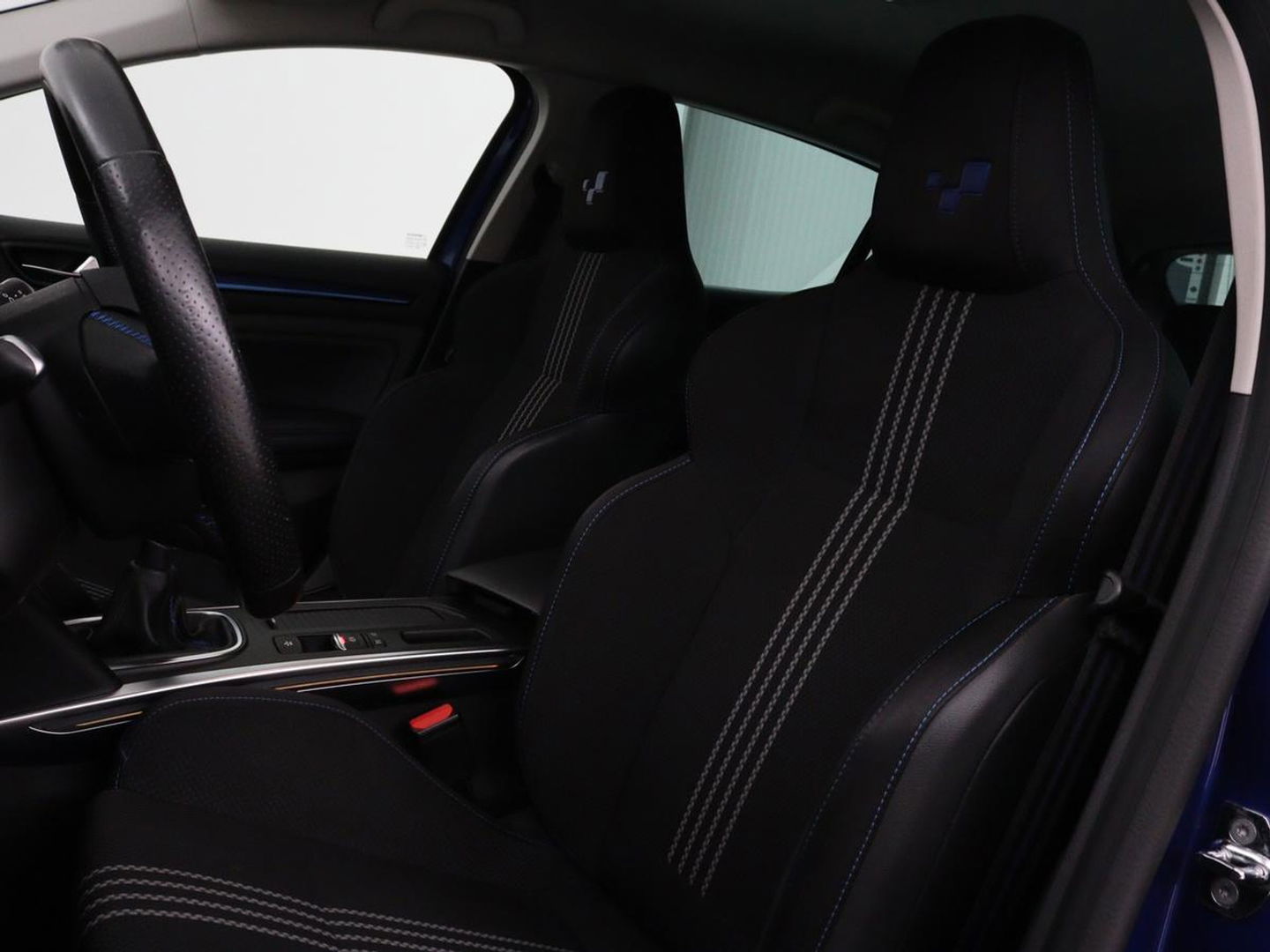 Renault Mégane 1.3 TCe GT-Line | Stoelverwarming | Head-Up | Camera | Trekhaak | Sportstoelen | Navigatie | Park Assist | Full LED | Keyless