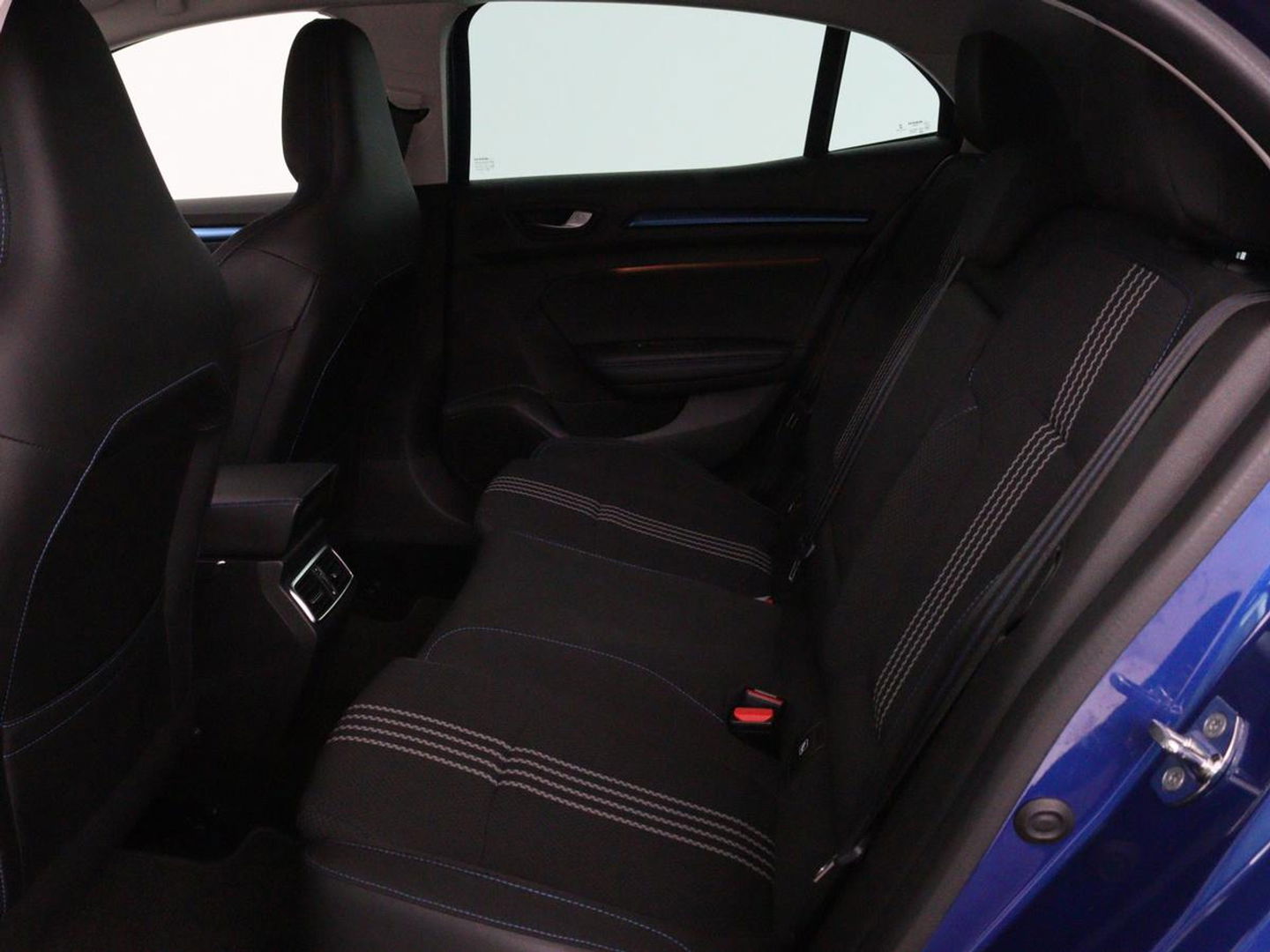 Renault Mégane 1.3 TCe GT-Line | Stoelverwarming | Head-Up | Camera | Trekhaak | Sportstoelen | Navigatie | Park Assist | Full LED | Keyless