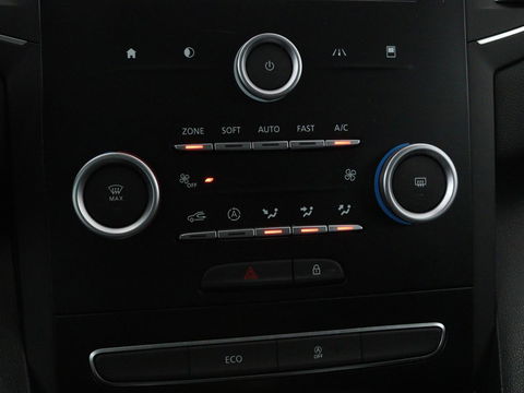 Renault Mégane 1.5 dCi Bose | 1e eigenaar | Automaat | Massage | Navigatie | Sfeerverlichting | Half leder | Parkeerhulp | Keyless | Bose Sound | Climate control | DAB | Cruise control