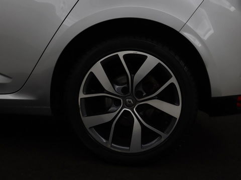 Renault Mégane 1.5 dCi Bose | 1e eigenaar | Automaat | Massage | Navigatie | Sfeerverlichting | Half leder | Parkeerhulp | Keyless | Bose Sound | Climate control | DAB | Cruise control