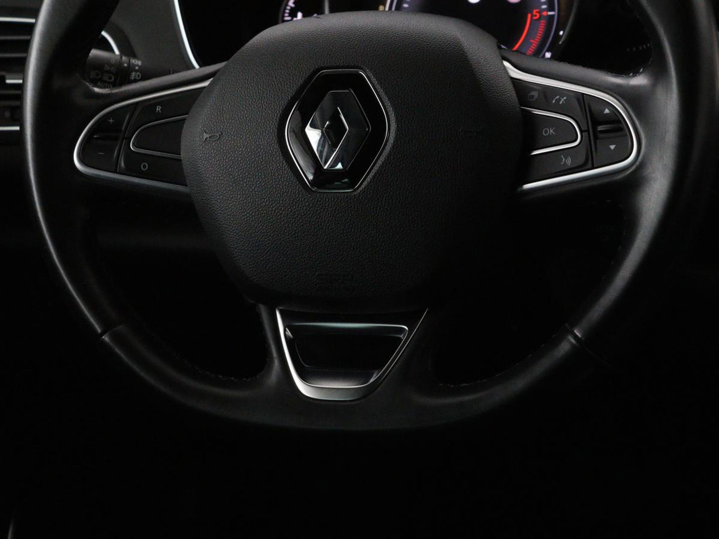 Renault Mégane 1.5 dCi Bose | 1e eigenaar | Automaat | Massage | Navigatie | Sfeerverlichting | Half leder | Parkeerhulp | Keyless | Bose Sound | Climate control | DAB | Cruise control