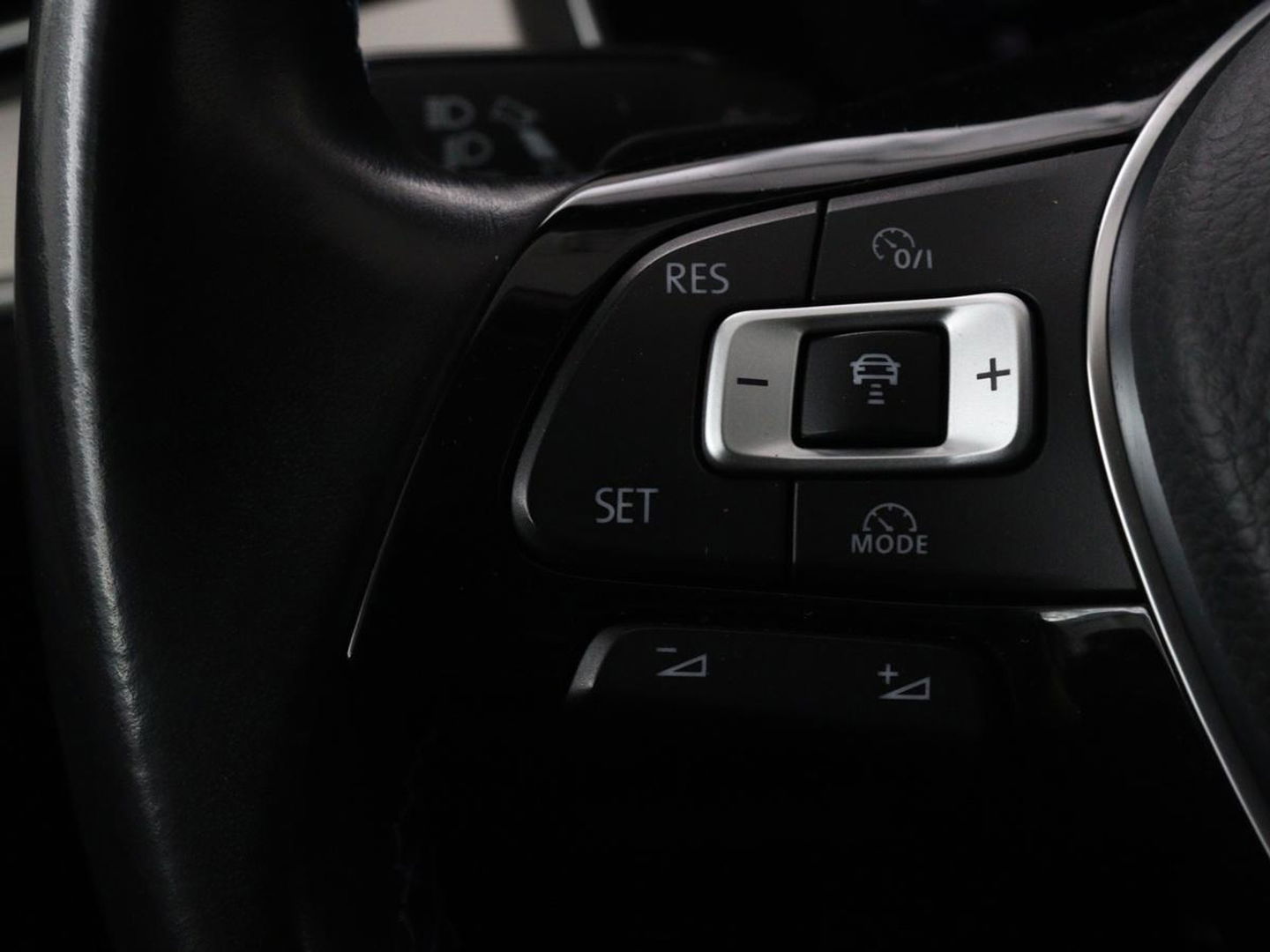 Volkswagen Passat 1.4 TSI GTE | Panoramadak | Stoelverwarming | Trekhaak | Adaptive cruise | Camera | Carplay | Leder/Alcantara | Full LED | Virtual Cockpit