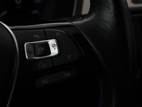 Volkswagen Passat 1.4 TSI GTE | Panoramadak | Stoelverwarming | Trekhaak | Adaptive cruise | Camera | Carplay | Leder/Alcantara | Full LED | Virtual Cockpit