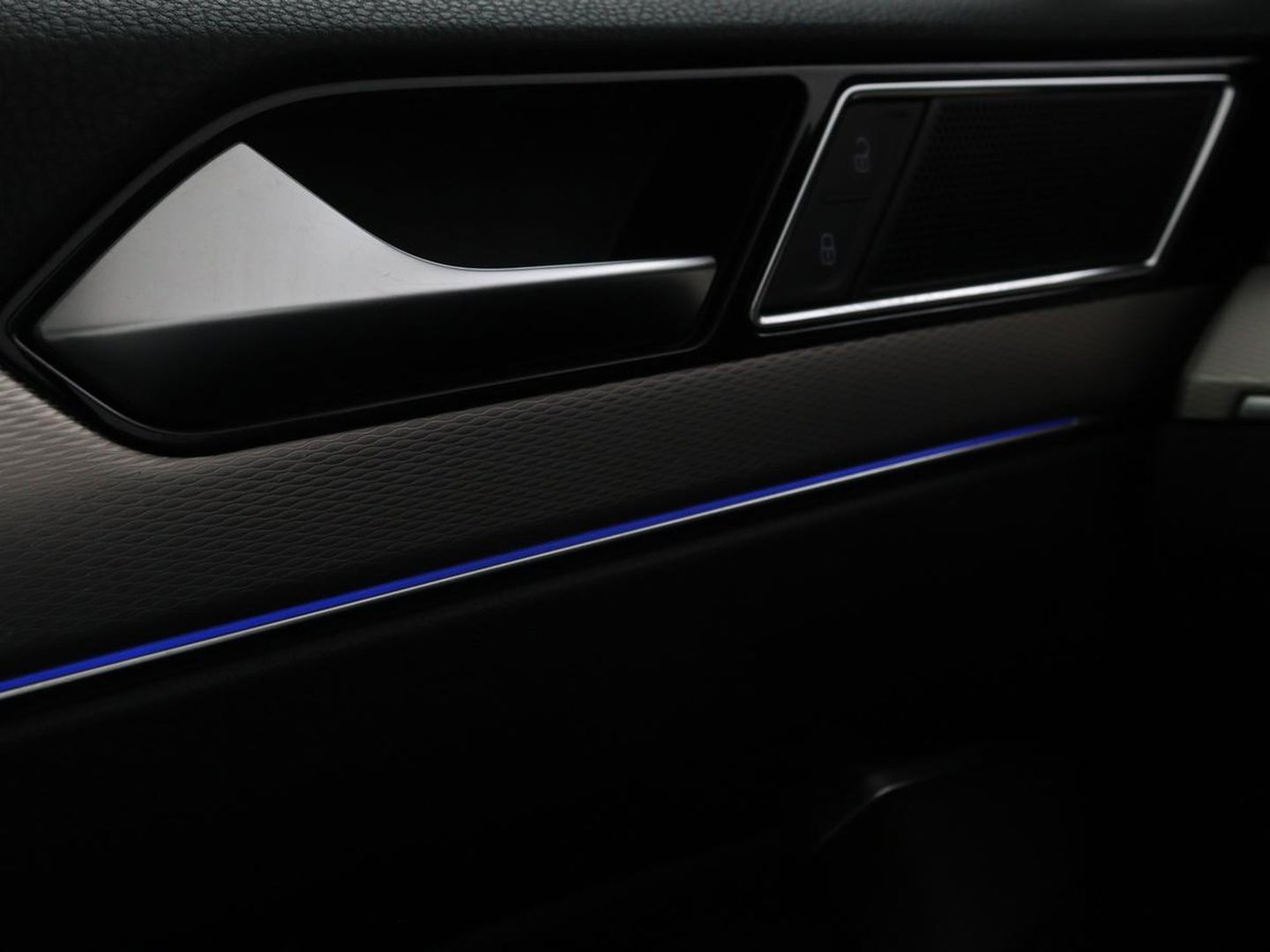 Volkswagen Passat 1.4 TSI GTE | Panoramadak | Stoelverwarming | Trekhaak | Adaptive cruise | Camera | Carplay | Leder/Alcantara | Full LED | Virtual Cockpit