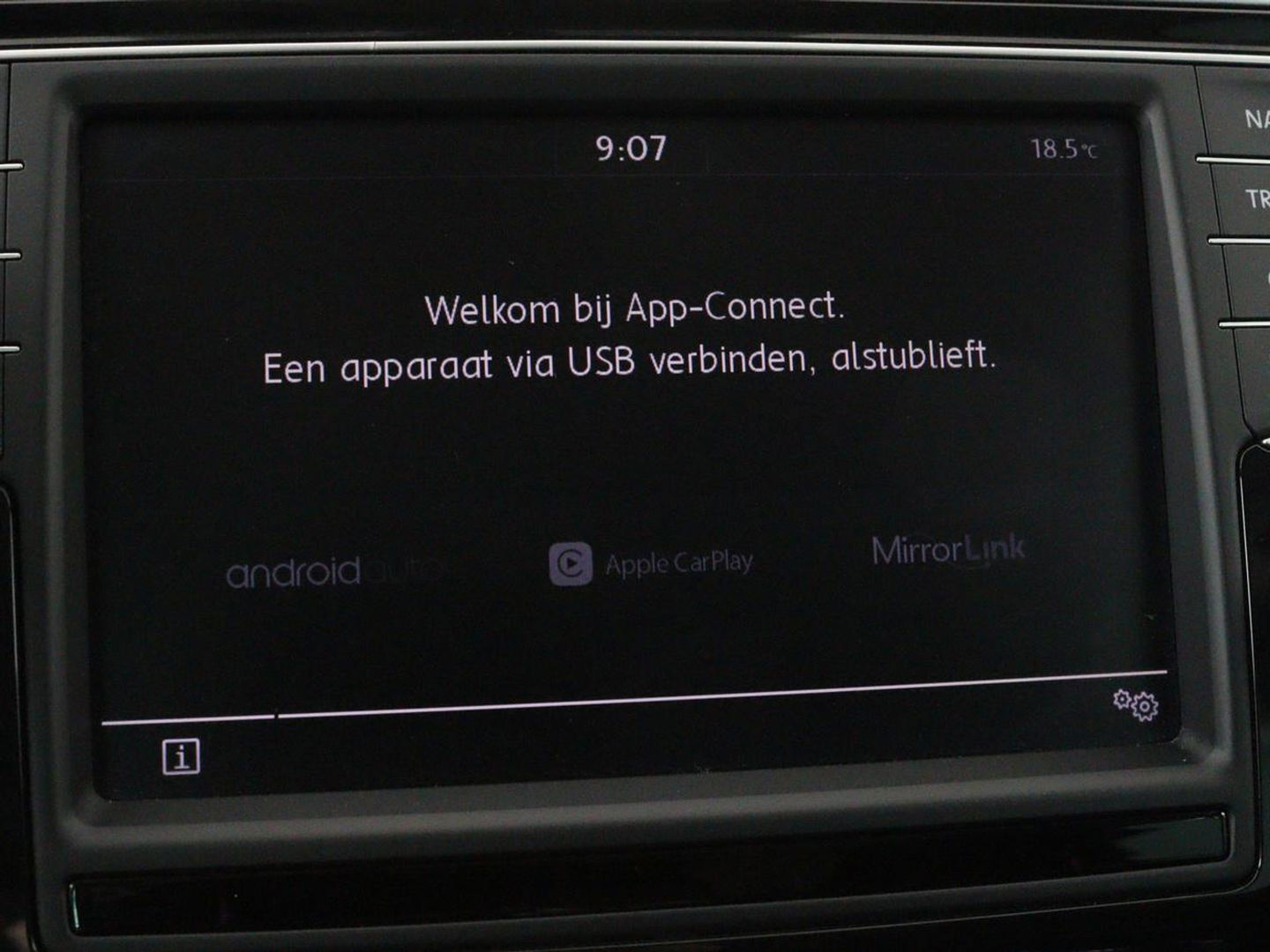 Volkswagen Passat 1.4 TSI GTE | Panoramadak | Stoelverwarming | Trekhaak | Adaptive cruise | Camera | Carplay | Leder/Alcantara | Full LED | Virtual Cockpit