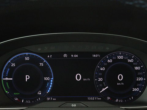 Volkswagen Passat 1.4 TSI GTE | Panoramadak | Stoelverwarming | Trekhaak | Adaptive cruise | Camera | Carplay | Leder/Alcantara | Full LED | Virtual Cockpit
