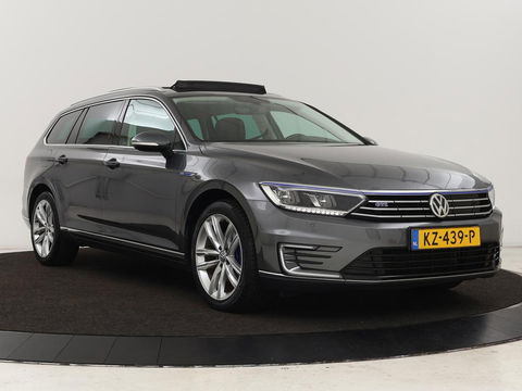 Volkswagen Passat 1.4 TSI GTE | Panoramadak | Stoelverwarming | Trekhaak | Adaptive cruise | Camera | Carplay | Leder/Alcantara | Full LED | Virtual Cockpit