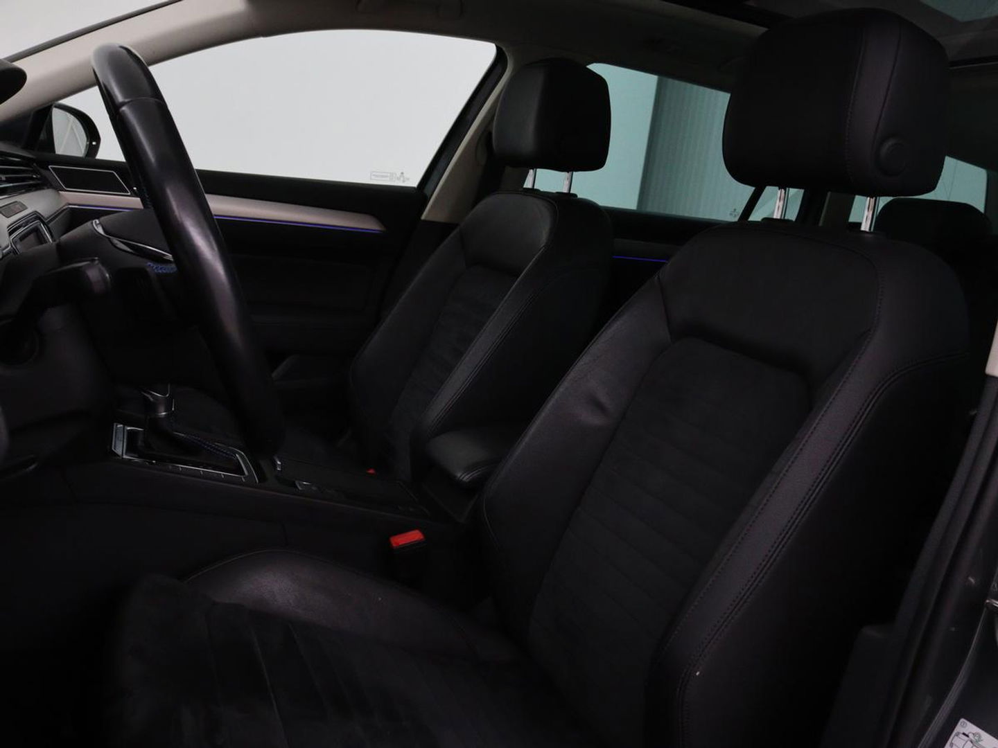 Volkswagen Passat 1.4 TSI GTE | Panoramadak | Stoelverwarming | Trekhaak | Adaptive cruise | Camera | Carplay | Leder/Alcantara | Full LED | Virtual Cockpit