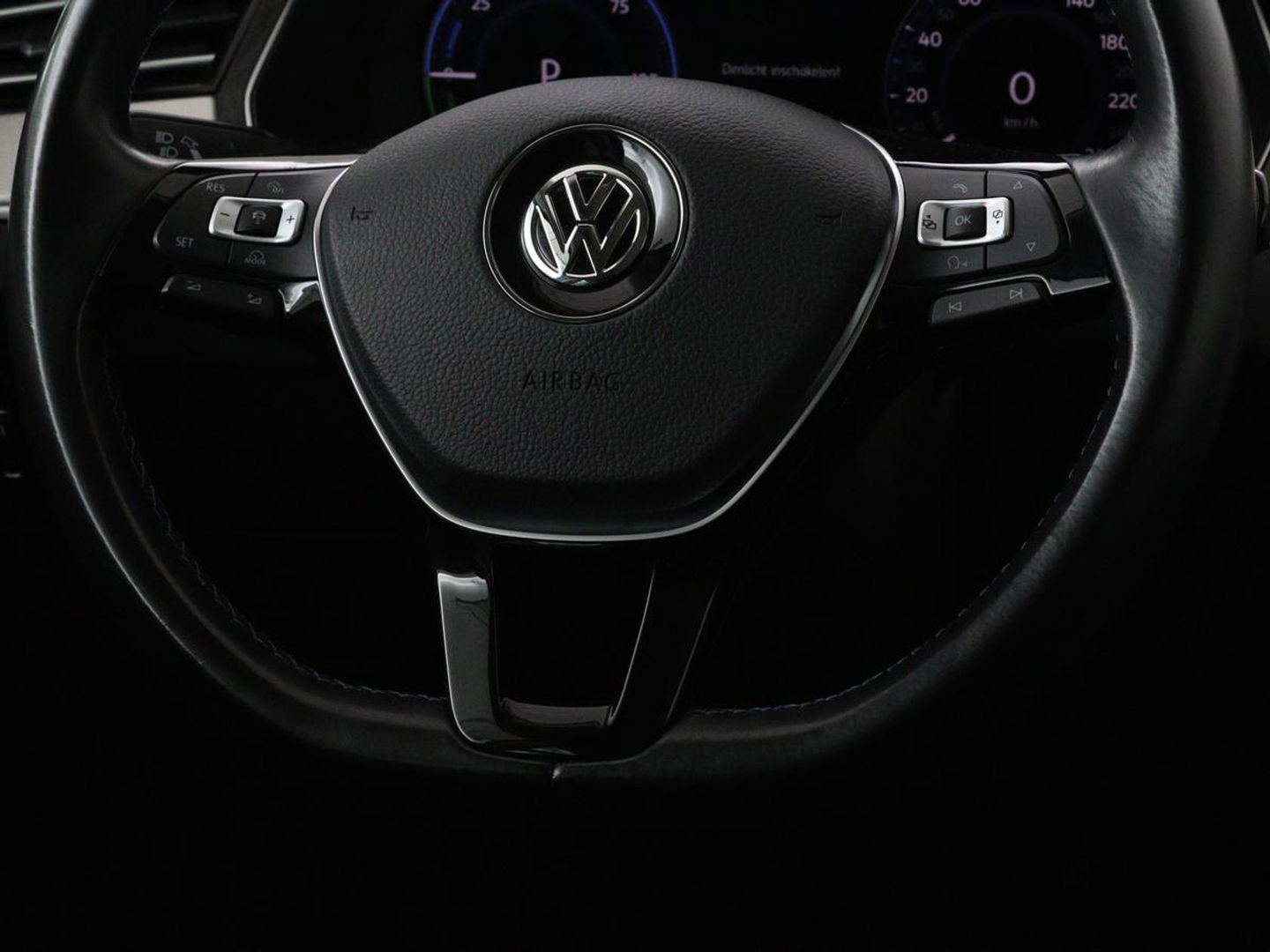 Volkswagen Passat 1.4 TSI GTE | Panoramadak | Stoelverwarming | Trekhaak | Adaptive cruise | Camera | Carplay | Leder/Alcantara | Full LED | Virtual Cockpit
