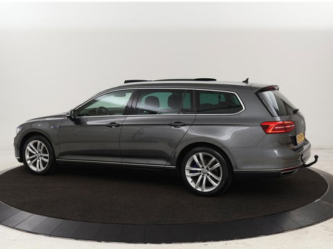 Volkswagen Passat 1.4 TSI GTE | Panoramadak | Stoelverwarming | Trekhaak | Adaptive cruise | Camera | Carplay | Leder/Alcantara | Full LED | Virtual Cockpit