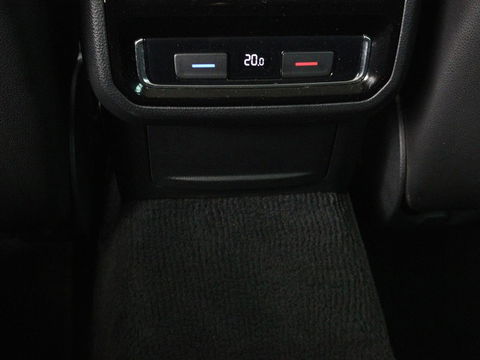 Volkswagen Passat 1.4 TSI GTE | Panoramadak | Stoelverwarming | Trekhaak | Adaptive cruise | Camera | Carplay | Leder/Alcantara | Full LED | Virtual Cockpit